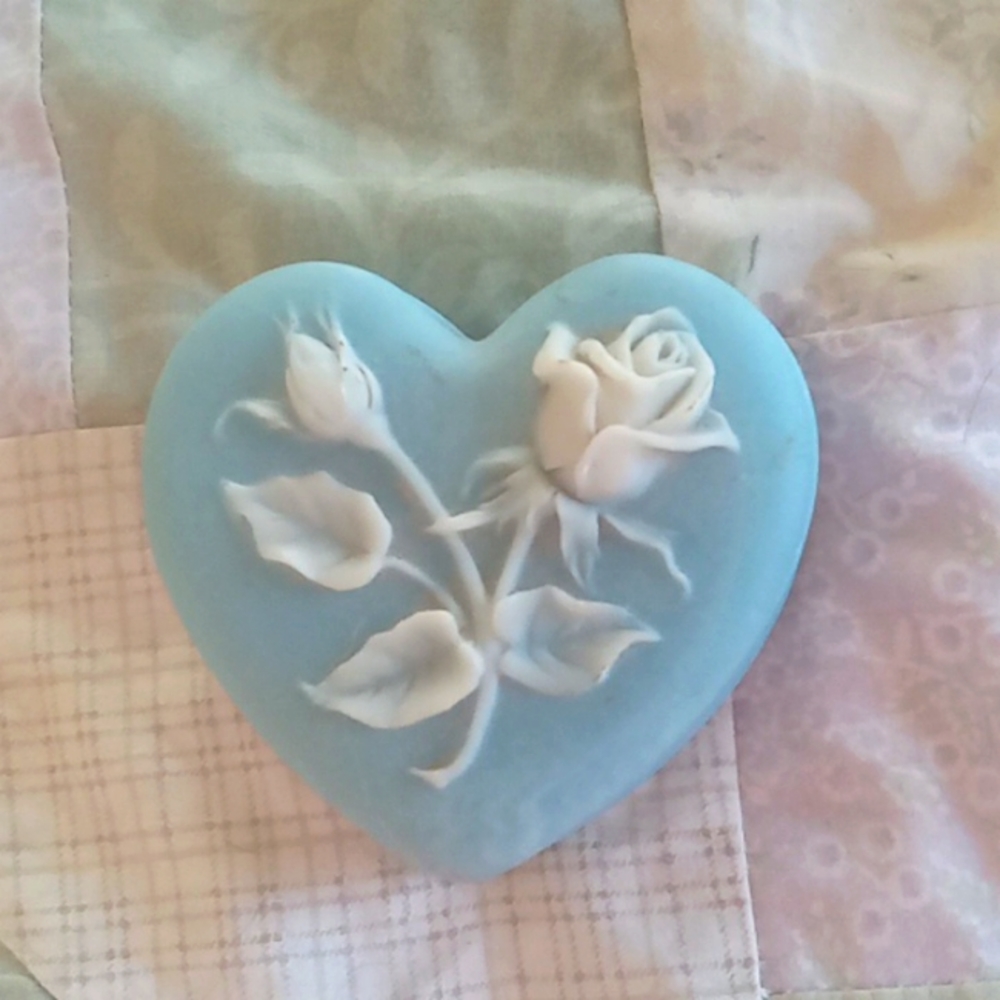 Blue porcelain heart box